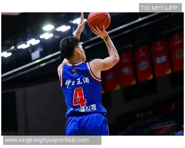 小乔丹季前赛无球队签约训练之余担任孩子私人司机的生活分享 小乔丹季前赛无球队签约训练之余担任孩子私人司机的生活分享