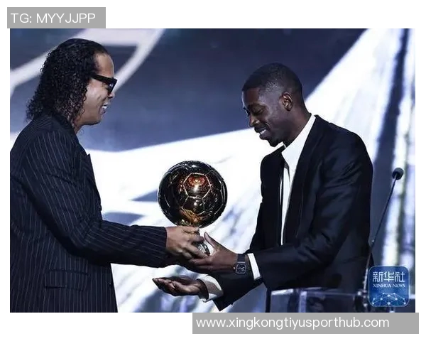 登贝莱荣归故里携金球奖与家乡人民共享荣耀时刻 登贝莱荣归故里携金球奖与家乡人民共享荣耀时刻