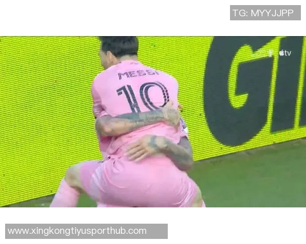 德保罗精准传中梅西头球攻门险些得手被门将神勇扑出