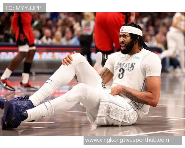 浓眉与手部专家会面或将缺席赛季至少两到三个月